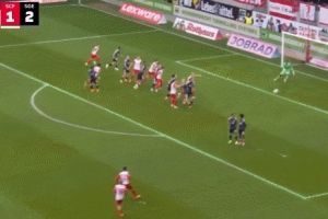 任意球破门!弗莱堡前锋格里福已在德甲打入10个任意球 任意球破门!弗莱堡前锋格里福已在德甲打入10个任意球