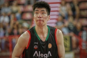 媒体人:余嘉豪现在打不了西乙正常 先把体能练好 折返跑要跟得上 媒体人:余嘉豪现在打不了西乙正常 先把体能练好 折返跑要跟得上