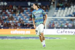 卡拉雷斯:我们的目标是赢得一切 姆巴佩和居莱尔关系很好 卡拉雷斯:我们的目标是赢得一切 姆巴佩和居莱尔关系很好