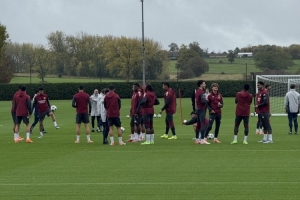 记者:阿森纳今日仅厄德高、热苏斯等四名长期伤员缺席训练 记者:阿森纳今日仅厄德高、热苏斯等四名长期伤员缺席训练