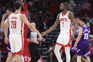 阿门:KD非常幽默风趣&酷毙了 他是天生的得分手更是出色的队友! 阿门:KD非常幽默风趣&酷毙了 他是天生的得分手更是出色的队友!