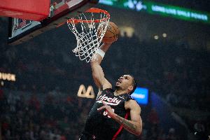 4年8200万!卡马拉是自04年以来首位入选最佳防阵的开拓者球员 4年8200万!卡马拉是自04年以来首位入选最佳防阵的开拓者球员