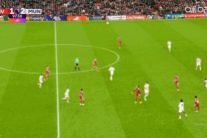 机灵鬼！双红会最后1分钟库尼亚踢倒琼斯，顺势拖延时间惹恼索博