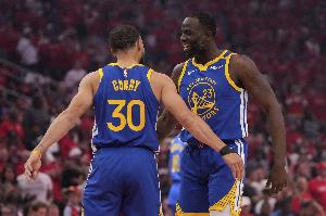 科尔:勇士体系是围绕库里和追梦在攻防两端制造的混乱建立的 科尔:勇士体系是围绕库里和追梦在攻防两端制造的混乱建立的