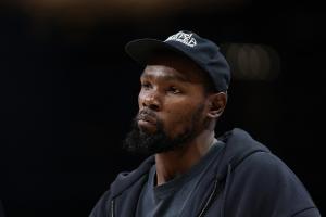 杜兰特降薪但火箭&伊森没提前续约~网友:合着KD白降薪3000万了? 杜兰特降薪但火箭&伊森没提前续约~网友:合着KD白降薪3000万了?