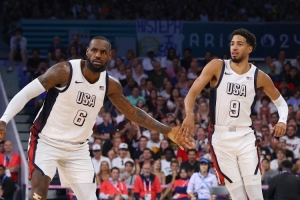 霍里:最想和老詹哈利合作 库里投太多&KD喜怒无常&恩比德总伤 霍里:最想和老詹哈利合作 库里投太多&KD喜怒无常&恩比德总伤