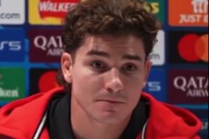 英语没还给老师!赛前发布会记者英文提问,小蜘蛛笑着表示听懂了 英语没还给老师!赛前发布会记者英文提问,小蜘蛛笑着表示听懂了