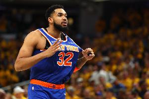 迈克-布朗谈唐斯融入新角色:这很容易 他愿意做任何事且不固执 迈克-布朗谈唐斯融入新角色:这很容易 他愿意做任何事且不固执