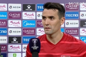 周定洋:我们很早丢球但没有放弃,踢亚冠是一个很好的学习机会 周定洋:我们很早丢球但没有放弃,踢亚冠是一个很好的学习机会