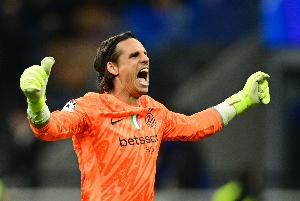 索默:国米想赢球踢出一个伟大的赛季,已准备好对阵圣吉罗斯联合 索默:国米想赢球踢出一个伟大的赛季,已准备好对阵圣吉罗斯联合