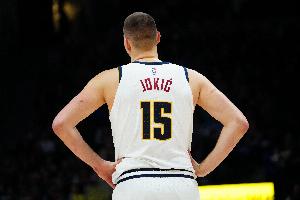 完美三双!7年前的今天:约基奇11中11打出35分11板11助攻0失误 完美三双!7年前的今天:约基奇11中11打出35分11板11助攻0失误