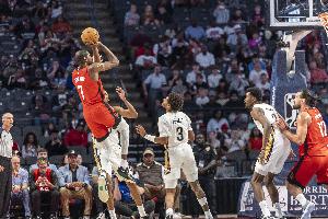 奥科吉:杜兰特只需做自己 他能适应各种体系 我们会围绕他打球 奥科吉:杜兰特只需做自己 他能适应各种体系 我们会围绕他打球