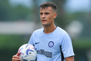 记者：国米正关注小将斯坦科维奇，球队有回购条款及转会分成