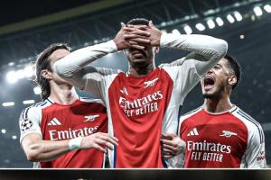 去年贴脸开大,今年一起庆祝! 去年贴脸开大,今年一起庆祝!