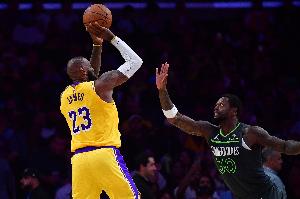 Shams:詹姆斯正在进行更多个人场上训练 他会采取非常耐心的态度 Shams:詹姆斯正在进行更多个人场上训练 他会采取非常耐心的态度