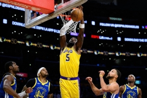 媒体人:艾顿看似性价比高实则软弱无比 他难和东契奇擦出火花 媒体人:艾顿看似性价比高实则软弱无比 他难和东契奇擦出火花