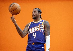 杰伦-格林能否打三连客?太阳主帅:他正在恢复 讨论这为时尚早 杰伦-格林能否打三连客?太阳主帅:他正在恢复 讨论这为时尚早