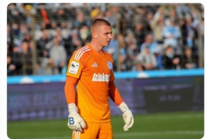 记者:兹沃勒有意杜伊斯堡门将布劳内,德乙、英冠也有球队关注他 记者:兹沃勒有意杜伊斯堡门将布劳内,德乙、英冠也有球队关注他