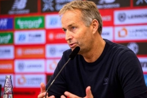 尤尔曼德:惨败对球队和我个人都是打击,我们防守松散遭到惩罚 尤尔曼德:惨败对球队和我个人都是打击,我们防守松散遭到惩罚