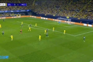 萨维尼奥传中，B席头球轰门得手，曼城2-0领先黄潜