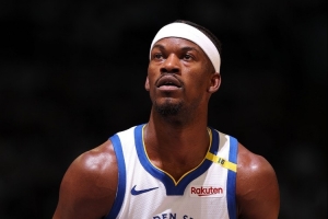 杀伤力十足!巴特勒首节3中2贡献12分 罚球7中7 杀伤力十足!巴特勒首节3中2贡献12分 罚球7中7