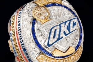 这得值不少钱吧💍雷霆总冠军戒指介绍视频:外观炫酷 内藏玄机 这得值不少钱吧💍雷霆总冠军戒指介绍视频:外观炫酷 内藏玄机