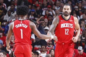 曾令旭:火箭只要把球转到三分线就能体现身高优势 雷霆就是撕咬 曾令旭:火箭只要把球转到三分线就能体现身高优势 雷霆就是撕咬