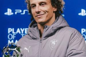 10人作战近90分钟零封!38岁大卫-路易斯4射3正10解围,获欧冠MVP 10人作战近90分钟零封!38岁大卫-路易斯4射3正10解围,获欧冠MVP