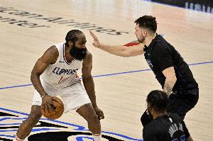 考辛斯:搞不懂为啥巅峰哈登因打法被批评 而东契奇却被称赞 考辛斯:搞不懂为啥巅峰哈登因打法被批评 而东契奇却被称赞