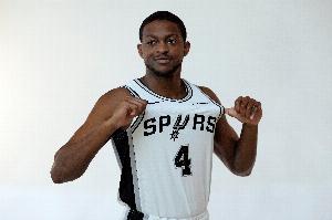 客战独行侠!队记:福克斯&沃特斯&索汉&奥利尼克将缺阵 客战独行侠!队记:福克斯&沃特斯&索汉&奥利尼克将缺阵