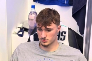 弗拉格谈进攻滞涩:赛季才开始&会继续努力 要通过防下对手推转换 弗拉格谈进攻滞涩:赛季才开始&会继续努力 要通过防下对手推转换