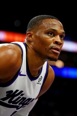 美媒调侃:现在的威少就像凯尔特人时期的大鲨鱼 美媒调侃:现在的威少就像凯尔特人时期的大鲨鱼