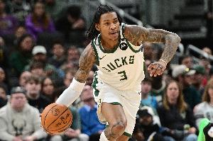 进攻挡不住!雄鹿首节轰下40分 小凯文-波特10分&AJ-格林9分 进攻挡不住!雄鹿首节轰下40分 小凯文-波特10分&AJ-格林9分