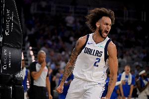 基德:大家将能看到莱夫利在传球、投篮以及统治内线方面的表现 基德:大家将能看到莱夫利在传球、投篮以及统治内线方面的表现