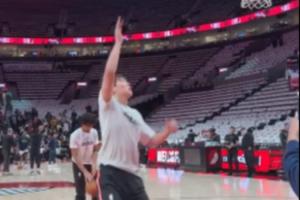 😍首秀整两手?小吧拍到杨瀚森练习天勾、扣篮等小技巧 😍首秀整两手?小吧拍到杨瀚森练习天勾、扣篮等小技巧