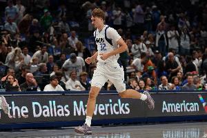 18岁335天!弗拉格NBA首秀砍两双 历史最年轻球员 18岁335天!弗拉格NBA首秀砍两双 历史最年轻球员