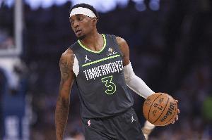 隔扣杨瀚森!麦克丹尼尔斯12中6拿到18分5板2助1断3帽 隔扣杨瀚森!麦克丹尼尔斯12中6拿到18分5板2助1断3帽