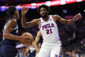 纳斯:恩比德夏天训练极其刻苦 他能达到现在状态非常好 纳斯:恩比德夏天训练极其刻苦 他能达到现在状态非常好