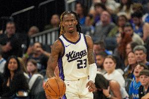 国王主帅谈基翁-埃利斯:这个位置人员拥挤 他会获得出场时间 国王主帅谈基翁-埃利斯:这个位置人员拥挤 他会获得出场时间