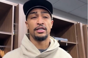 科林斯:能受到爵士球迷欢迎感觉很棒 之前不知他们会如何待我 科林斯:能受到爵士球迷欢迎感觉很棒 之前不知他们会如何待我