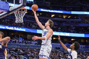 小瓦格纳:球队进攻表现不错 防守端还不够稳定要注意一些细节 小瓦格纳:球队进攻表现不错 防守端还不够稳定要注意一些细节