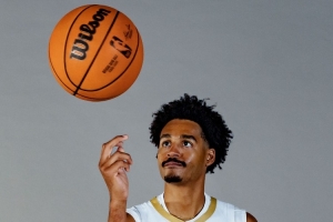 可圈可点!普尔首节8分钟5中4贡献10分2助 正负值+11 可圈可点!普尔首节8分钟5中4贡献10分2助 正负值+11