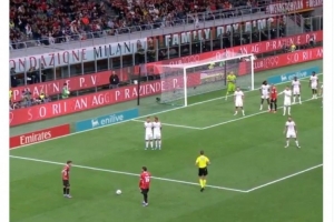 特奥晒效力米兰期间助攻莫拉塔视频,祝前队友33岁生日快乐 特奥晒效力米兰期间助攻莫拉塔视频,祝前队友33岁生日快乐