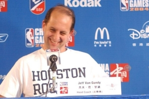 稳定环境对新秀很重要!汤帅换成范甘迪后 火箭对姚明的定位剧变 稳定环境对新秀很重要!汤帅换成范甘迪后 火箭对姚明的定位剧变