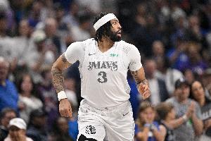 浓眉:我们今天有很多单打&这是赢不了球的 要多传导球创造机会 浓眉:我们今天有很多单打&这是赢不了球的 要多传导球创造机会