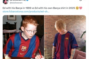 歌手黄老板晒出自己8岁和34岁身穿巴萨球衣的照片 歌手黄老板晒出自己8岁和34岁身穿巴萨球衣的照片