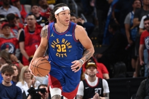 阿隆-戈登:感谢勇士现场DJ 放的都是我从小听的湾区音乐 阿隆-戈登:感谢勇士现场DJ 放的都是我从小听的湾区音乐