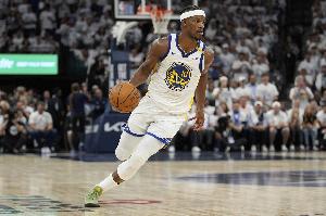 全面输出!巴特勒15中6拿下21分5板6助3断 全面输出!巴特勒15中6拿下21分5板6助3断