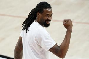 美网友谈小乔丹签鹈鹕:然并卵 他咋还在联盟?鹈鹕堆几个内线了 美网友谈小乔丹签鹈鹕:然并卵 他咋还在联盟?鹈鹕堆几个内线了