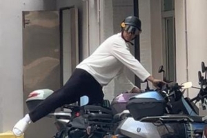 广东男篮队员标配!崔永熙小电驴已经骑上了 广东男篮队员标配!崔永熙小电驴已经骑上了